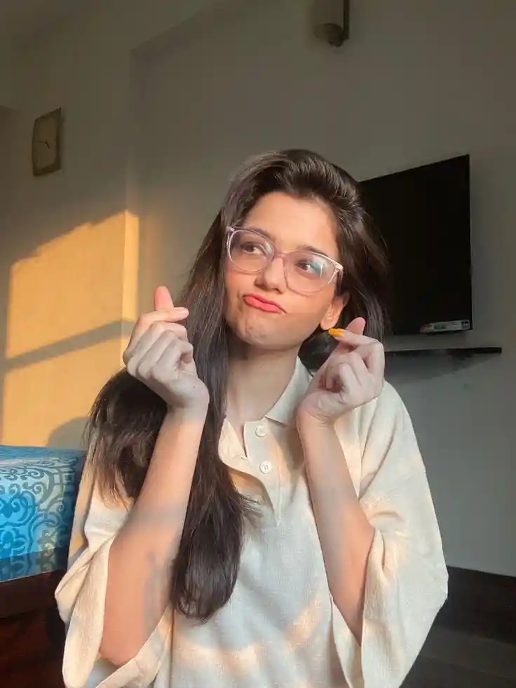 Profile Attitude Girl DP