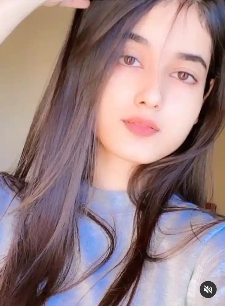 Single Girl Attitude DP