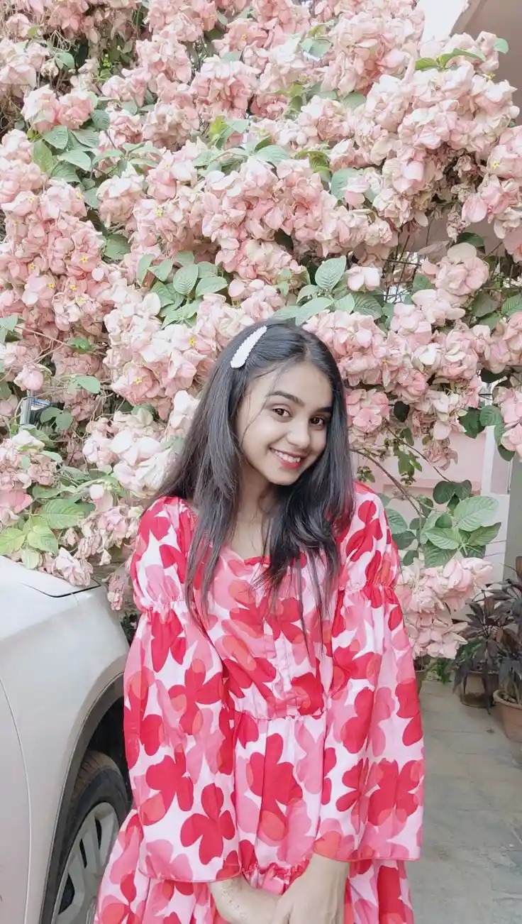 Stylish Attitude Girls Dp