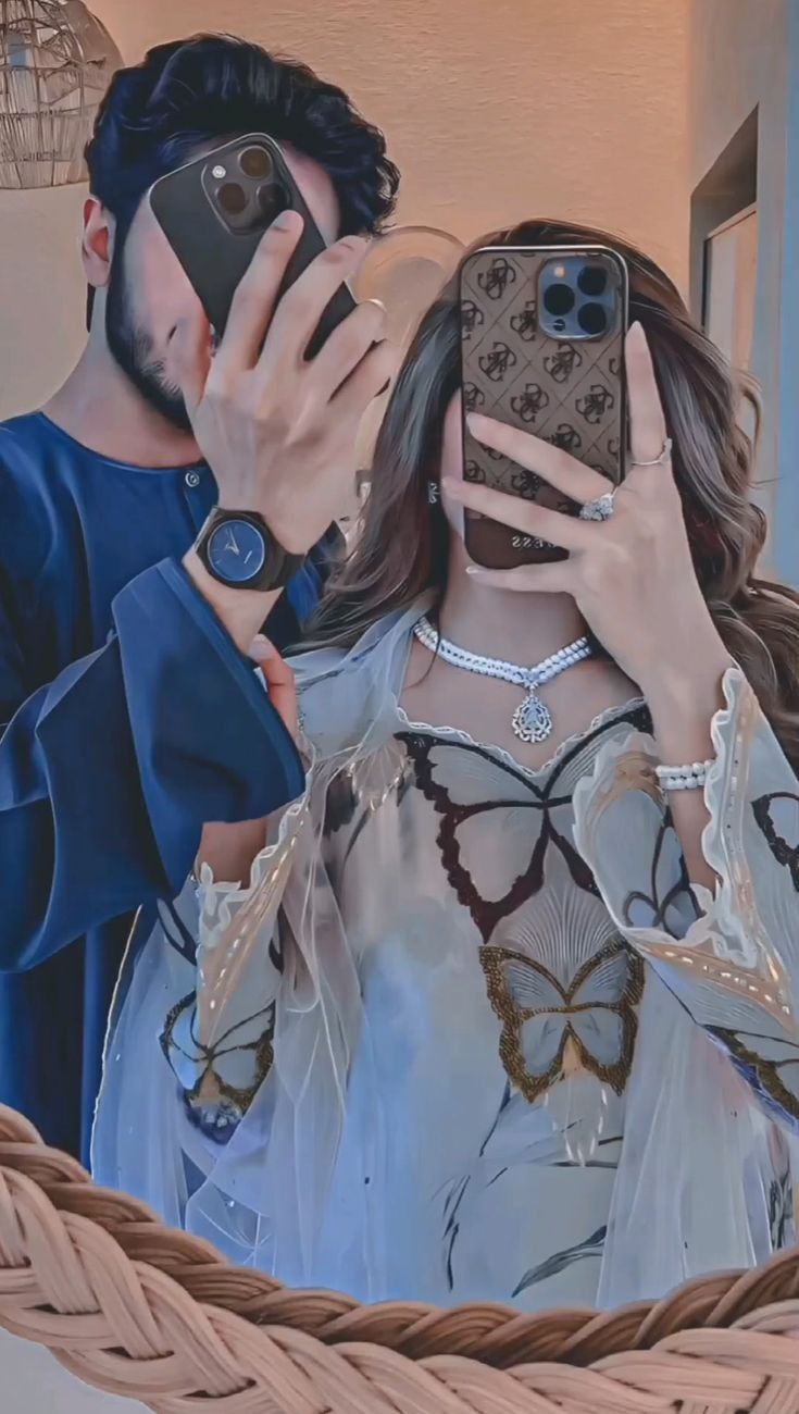 Couple Images for WhatsApp