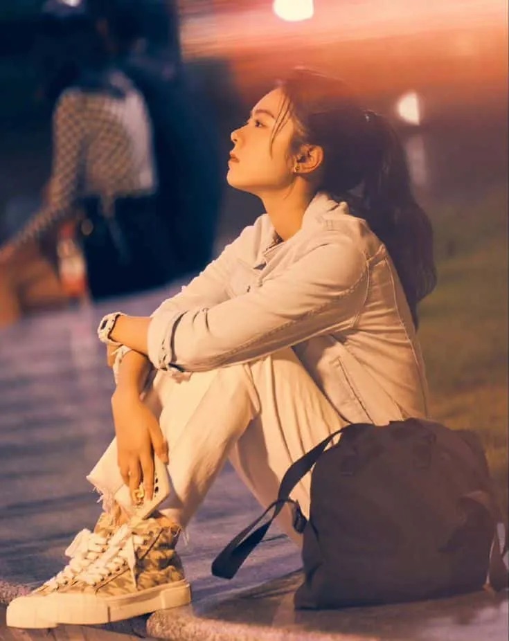 Crying Girl Alone Dp Crying Girl Alone Dp