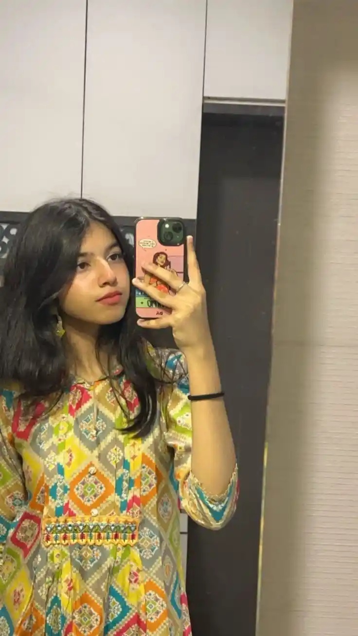 Girl Photo Simple Girl Photo Simple
