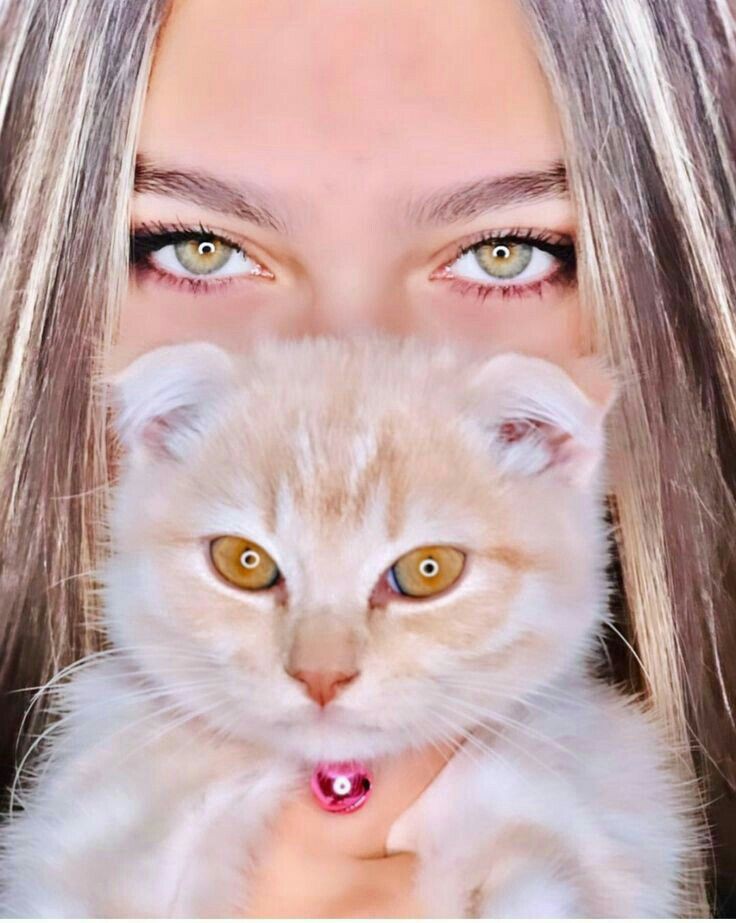 Instagram Beautiful Eye DP Instagram Beautiful Eye DP