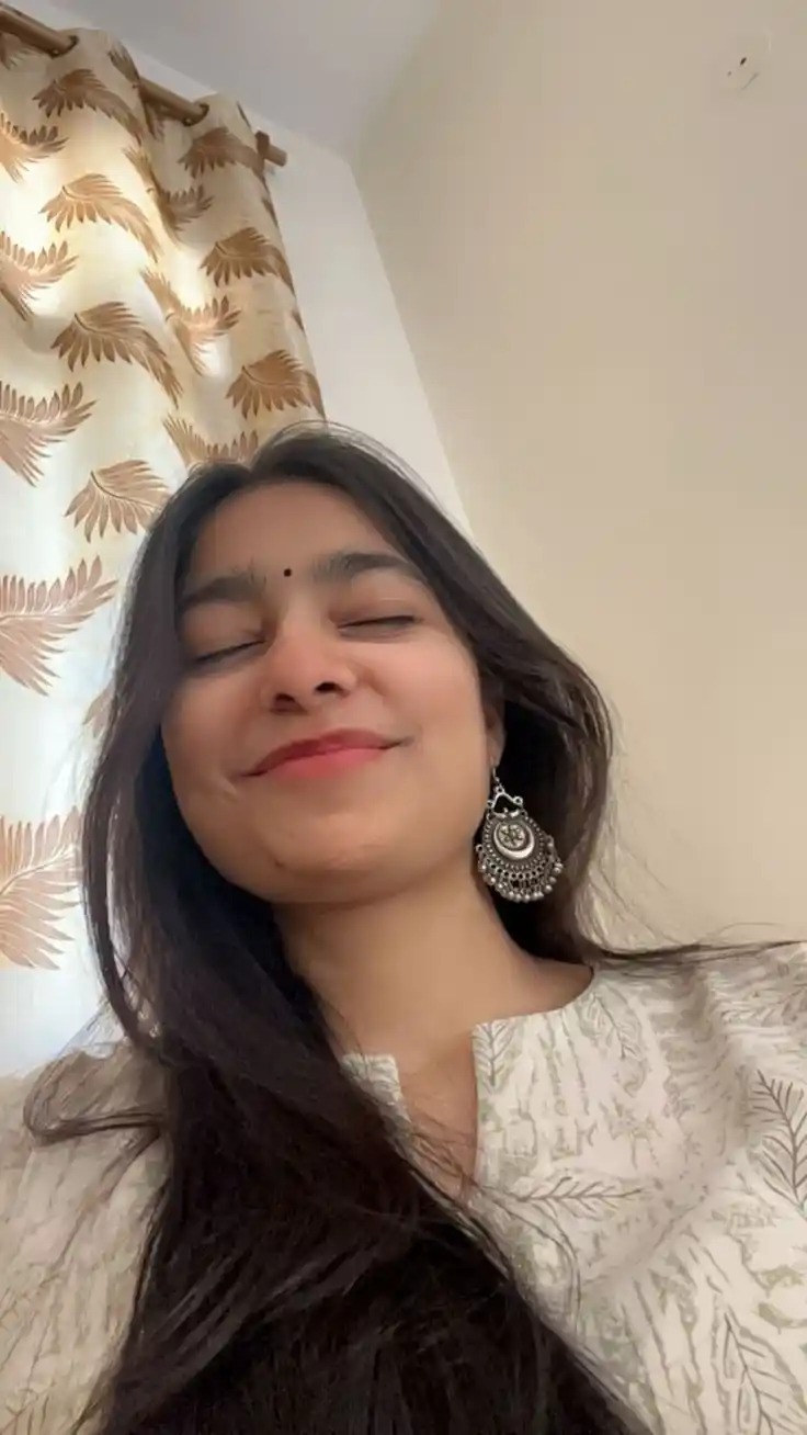 Simple Cute Girl Pic Simple Cute Girl Pic